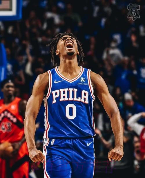 马克西送出生涯新高的8次抢断,76人末节拉开分差到13分 马克西送出生涯新高的8次抢断,76人末节拉开分差到13分